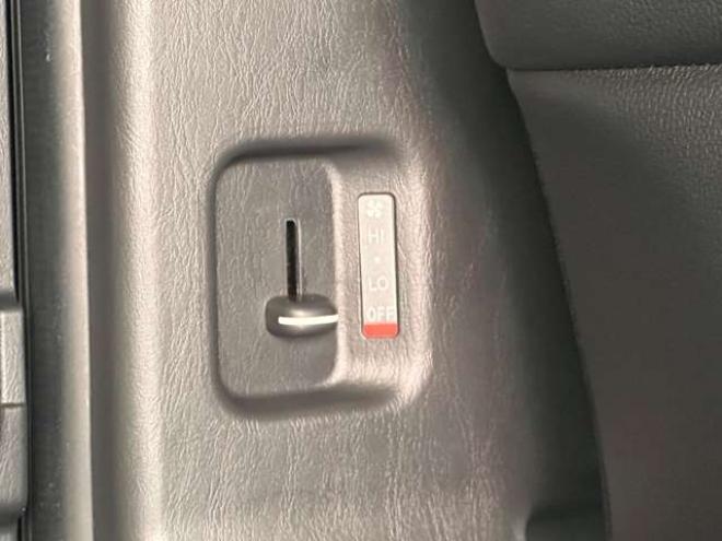 ハイエースバン2.8 スーパーGL ダークプライムII ロングボディ ディーゼルターボ 4WD　社外センターコンソール ステアリングスイッチ 車線逸脱防止 横滑り防止 両側PS オートハイビーム ETC 11インチDA Bカメラ デジタルインナーミラー ドライブレコーダーベッドキット リアヒーター&クーラー  DPF 2800