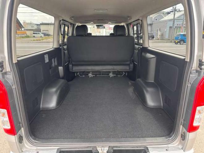 ハイエースバン2.8 スーパーGL ロング ディーゼルターボ 4WD　リアクーラー&ヒーター　プッシュスタート　スマートキー　　ベッドキッド LEDヘッドライト横滑り防止　衝突被害軽減　車線逸脱　トヨタ純正ナビ　フルセグTV　Bluetooth　バックカメラ トヨタ純正リアモニター ETC 2800