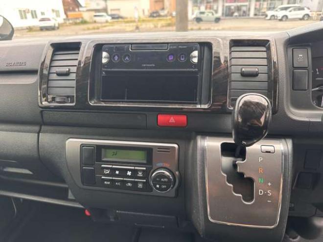ハイエースバン2.8 スーパーGL ダークプライムII ロングボディ ディーゼルターボ 4WD　ESSEX　FスポイラーVer3 サイドライナー リアライナー フロアマッド ENCD17インチ YOKOHAMA PA03 ハーフレザーシート Pスタート リアヒーター&クーラー 社外テールランプ OPLEDヘッドライト ベッドキット 2800