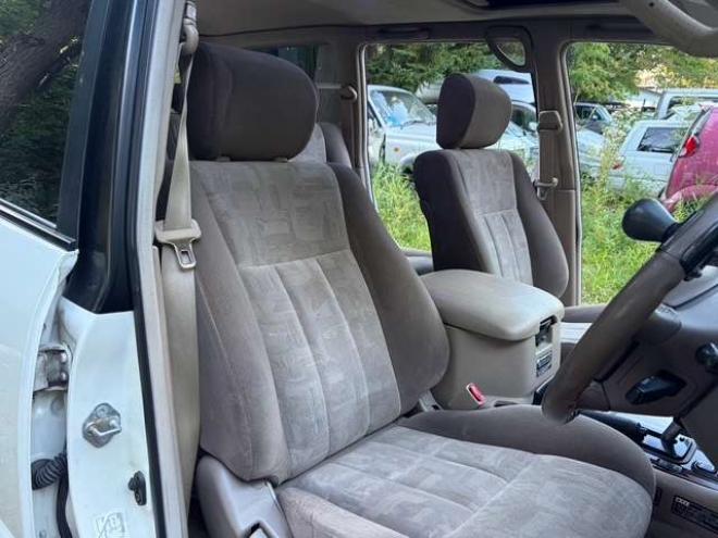 ランドクルーザー100 4.2 VXリミテッド Gセレクション ディーゼルターボ 4WD　エンジンスターター　前後ヒッチメンバー　サンルーフ 4200