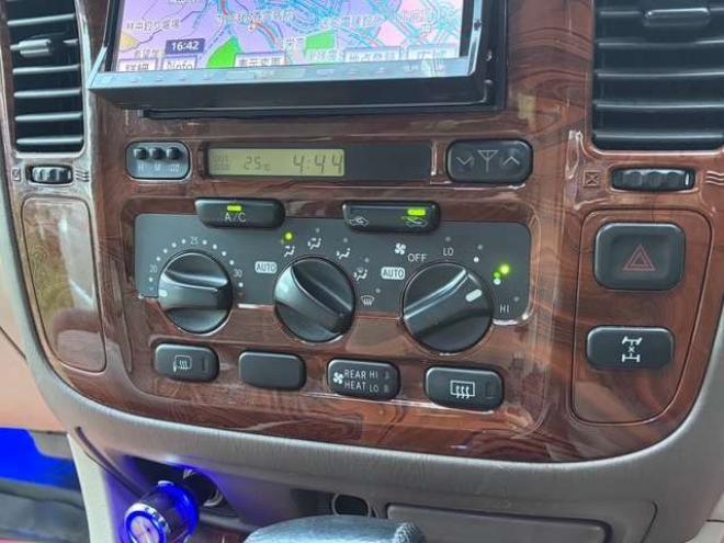 ランドクルーザー100 4.2 VXリミテッド Gセレクション ディーゼルターボ 4WD　エンジンスターター　前後ヒッチメンバー　サンルーフ 4200
