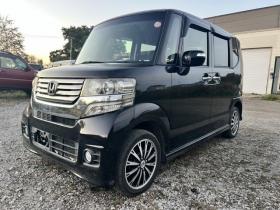 N-BOX　カスタムGターボAパッケージ 4WD 660 5Dr