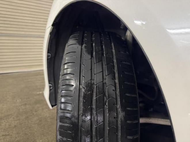 クラウンロイヤルサルーン　ｉ－Ｆｏｕｒ　ナビパッケージ　禁煙車　純正１７インチＡＷ　社外１６ＡＷ＋スタッドレスタイヤ付　純正ＨＤＤナビ　フルセグ地デジ　ＤＶＤ再生　Ｂｌｕｅｔｏｏｔｈオーディオ　バックカメラ　エンジンスターター　前後ドラレコ　ＥＴＣ 4WD 2500 4Dr