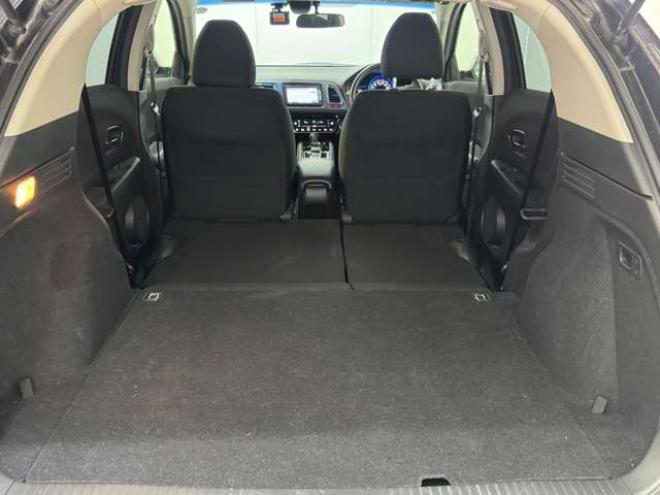 ヴェゼル1.5 ハイブリッド X 4WD　ナビ　TV　Bカメラ　Bluetooth　夏冬タイヤ 1500