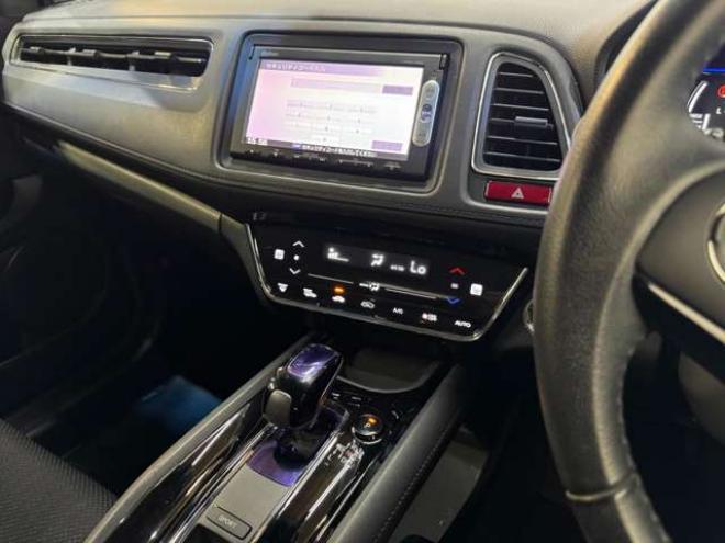 ヴェゼル1.5 ハイブリッド X 4WD　ナビ　TV　Bカメラ　Bluetooth　夏冬タイヤ 1500