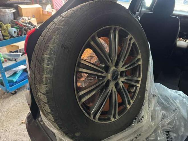 ヴェゼル1.5 ハイブリッド X 4WD　ナビ　TV　Bカメラ　Bluetooth　夏冬タイヤ 1500