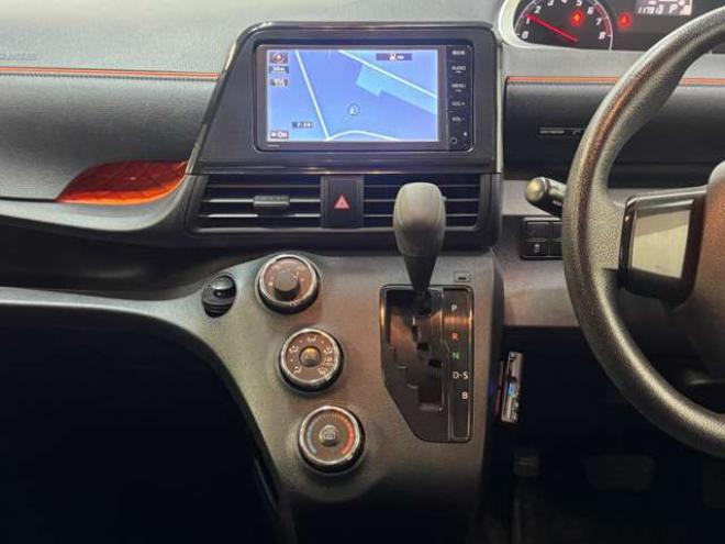 シエンタ1.5 X Vパッケージ 4WD　夏冬タイヤ　ナビ　TV　Bカメラ Bluetooth 1500