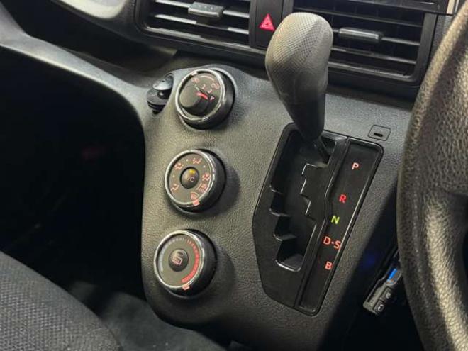 シエンタ1.5 X Vパッケージ 4WD　夏冬タイヤ　ナビ　TV　Bカメラ Bluetooth 1500