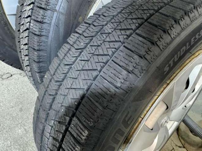 シエンタ1.5 X Vパッケージ 4WD　夏冬タイヤ　ナビ　TV　Bカメラ Bluetooth 1500