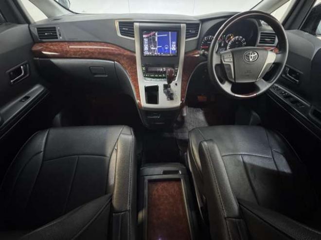 アルファード2.4 240S プライムセレクションII 4WD　ナビ　TV　Bカメラ　Bluetooth　フリップダウン　両側Pスライド　パワーバックドア 2400