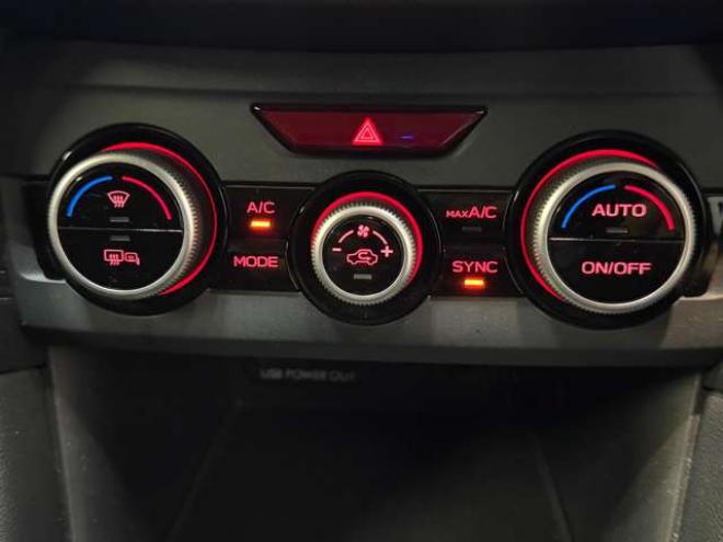 インプレッサスポーツ 2.0 i-L アイサイト 4WD　ナビ　TV　Bluetooth　アイサイト　Bカメラ 2000