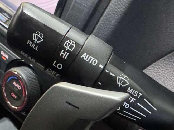 インプレッサXV2.0i-L アイサイト 4WD　ナビ　TV　Bluetooth　夏冬タイヤ 2000