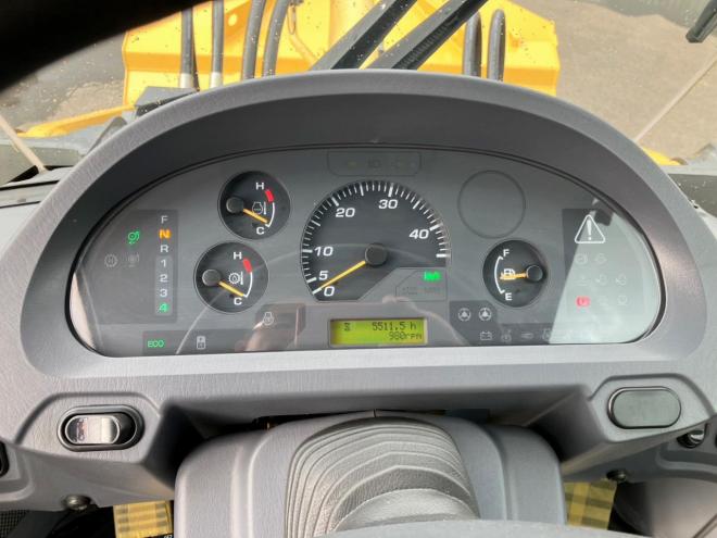 ホイールローダコマツ　中古　WA100-6　建機