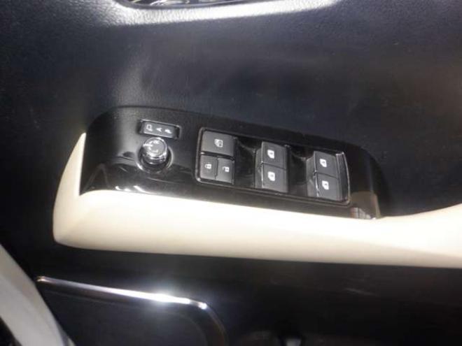 ヴェルファイアハイブリッド 2.5 V E-Four 4WD　本州仕入・ナビ・TV・B/T・フロントカメラ・バックカメラ・両側電動・ハーフレザーシート・LEDヘッドライト・メモリー付き電動シート・スマートキー・プッシュスタート・クルコン・クリアランスソナー・ETC 2500