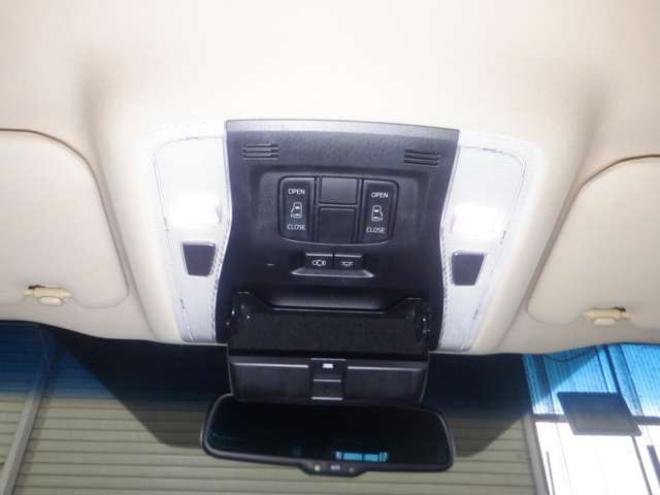 ヴェルファイアハイブリッド 2.5 V E-Four 4WD　本州仕入・ナビ・TV・B/T・フロントカメラ・バックカメラ・両側電動・ハーフレザーシート・LEDヘッドライト・メモリー付き電動シート・スマートキー・プッシュスタート・クルコン・クリアランスソナー・ETC 2500