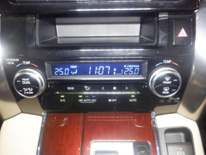 ヴェルファイアハイブリッド 2.5 V E-Four 4WD　本州仕入・ナビ・TV・B/T・フロントカメラ・バックカメラ・両側電動・ハーフレザーシート・LEDヘッドライト・メモリー付き電動シート・スマートキー・プッシュスタート・クルコン・クリアランスソナー・ETC 2500
