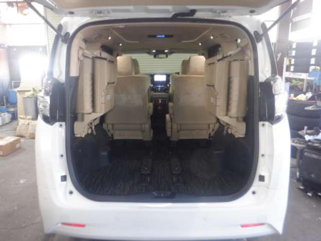 ヴェルファイアハイブリッド 2.5 V E-Four 4WD　本州仕入・ナビ・TV・B/T・フロントカメラ・バックカメラ・両側電動・ハーフレザーシート・LEDヘッドライト・メモリー付き電動シート・スマートキー・プッシュスタート・クルコン・クリアランスソナー・ETC 2500