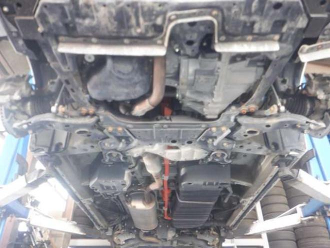 ヴェルファイアハイブリッド 2.5 V E-Four 4WD　本州仕入・ナビ・TV・B/T・フロントカメラ・バックカメラ・両側電動・ハーフレザーシート・LEDヘッドライト・メモリー付き電動シート・スマートキー・プッシュスタート・クルコン・クリアランスソナー・ETC 2500