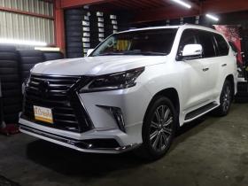レクサス　LX 570 4WD　本州仕入・ナビ・TV・B/T・全方位カメラ・サンルーフ・革シート・マクレビ・モデリスタエアロ・マフラー・リアエンタメ・LEDヘッドライト・パワーバックドア・HUD・BSM・クールボックス・シートヒーター・ 5700