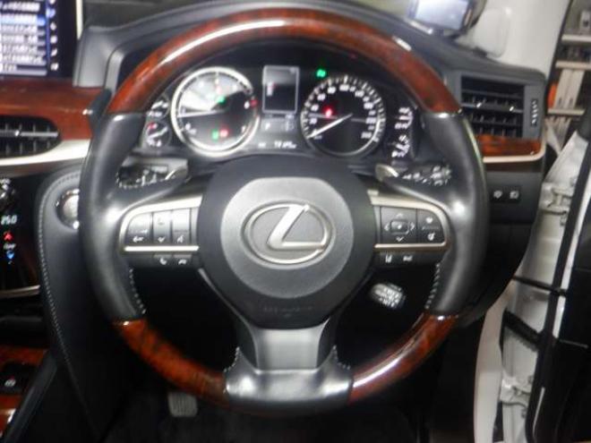 レクサスLX 570 4WD　本州仕入・ナビ・TV・B/T・全方位カメラ・サンルーフ・革シート・マクレビ・モデリスタエアロ・マフラー・リアエンタメ・LEDヘッドライト・パワーバックドア・HUD・BSM・クールボックス・シートヒーター・ 5700
