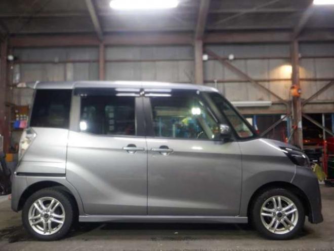 デイズルークスハイウェイスターX 4WD　本州仕入・後期型・ナビ・TV・B/T・アラウンドビューモニター・パワスラ・LEDヘッドライト・アイドリングストップ・衝突軽減・オートマチックハイビーム・ETC・シートヒーター・リア席サンシェード・インテリキー 660