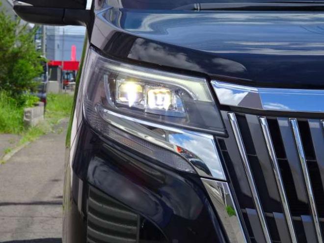 エスクァイア2.0 Gi 4WD　本州車　保証1年/走行距離無制限　後期 4WD　セーフティセンス　両側パワースライドドア　バックカメラ　本革シート　前席シートヒーター　アイドリングストップ　ビルトインETC　LEDヘッドライト 2000