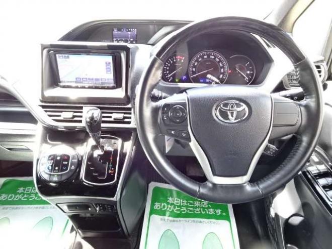 エスクァイア2.0 Gi 4WD　本州車　保証1年/走行距離無制限　後期 4WD　セーフティセンス　両側パワースライドドア　バックカメラ　本革シート　前席シートヒーター　アイドリングストップ　ビルトインETC　LEDヘッドライト 2000