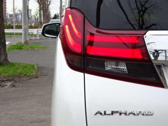 アルファード2.5 S 4WD　本州車　保証1年/走行距離無制限　4WD　両側パワースライドドア　社外9型ナビ　地デジ　バックカメラ　Bluetooth接続　LEDヘッドライト　ビルトインETC　純正18インチアルミ 2500