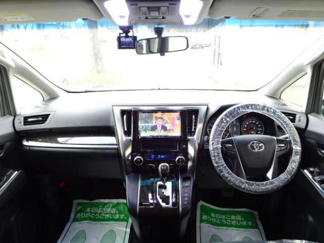 アルファード2.5 S 4WD　本州車　保証1年/走行距離無制限　4WD　両側パワースライドドア　社外9型ナビ　地デジ　バックカメラ　Bluetooth接続　LEDヘッドライト　ビルトインETC　純正18インチアルミ 2500