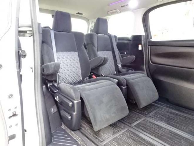 アルファード2.5 S 4WD　本州車　保証1年/走行距離無制限　4WD　両側パワースライドドア　社外9型ナビ　地デジ　バックカメラ　Bluetooth接続　LEDヘッドライト　ビルトインETC　純正18インチアルミ 2500