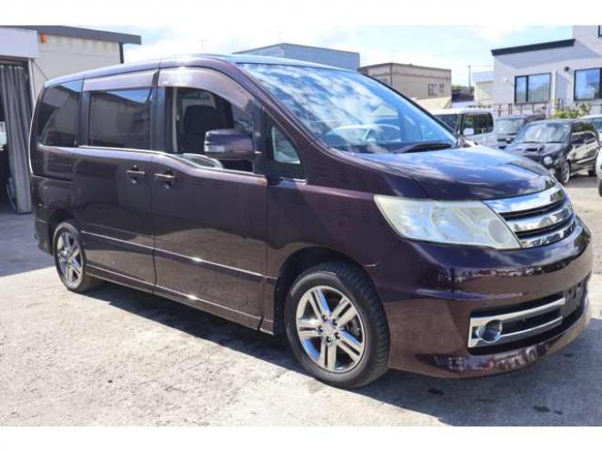 セレナ2.0 ライダー 4WD　6.8万キロ・パワースライドドア・ナビ・TV・バックカメラ 2000