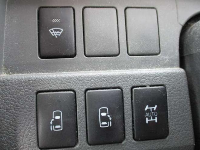 ヴォクシー2.0 ZS 4WD　ナビ・TV・両側パワースライドドア・スマートキー 2000