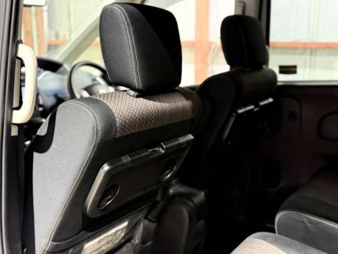 セレナ2.0 ハイウェイスター Vセレクション+Safety アドバンストセーフティ パッケージ 4WD　防錆塗装4WDTVナビBカメETC夏冬タイヤ 2000