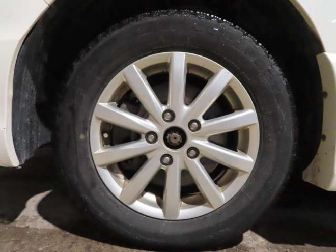セレナ2.0 ハイウェイスター 4WD　防錆塗装4WDTVナビBカメ後席モニタドラレコ積込タイヤ 2000