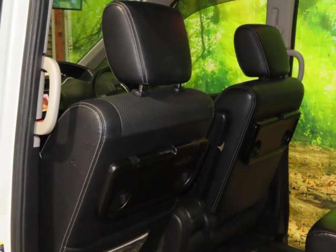 セレナ2.0 ハイウェイスター 4WD　防錆塗装4WDTVナビBカメ後席モニタドラレコ積込タイヤ 2000