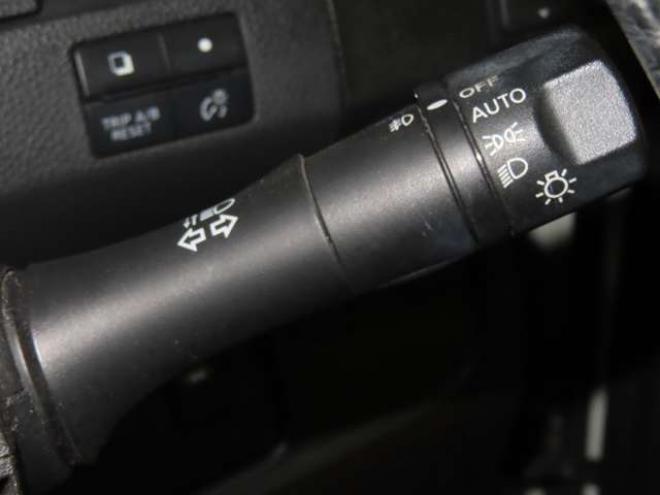 セレナ2.0 ハイウェイスター 4WD　防錆塗装4WDTVナビBカメ後席モニタドラレコ積込タイヤ 2000