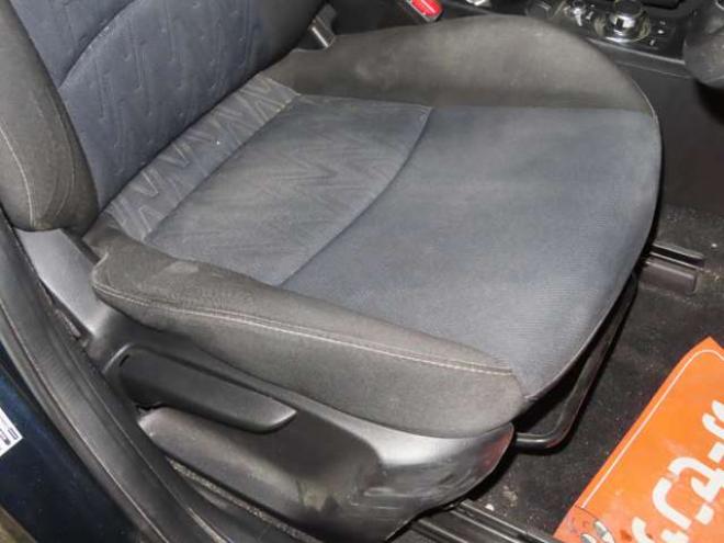デミオ1.3 13S 4WD　ユーザー買取車防錆塗装4WDナビBカメETC 1300