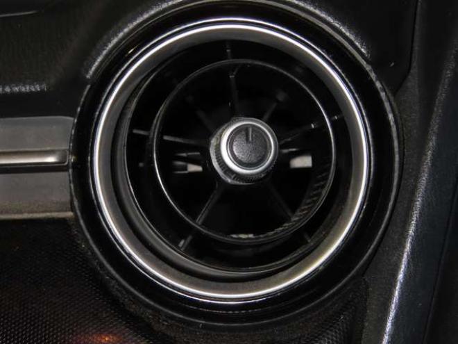 デミオ1.3 13S 4WD　ユーザー買取車防錆塗装4WDナビBカメETC 1300