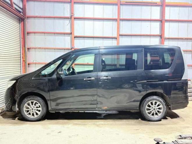 セレナ2.0 20X 4WD　防錆塗装4WDTVナビBカメETC後席モニタ 2000