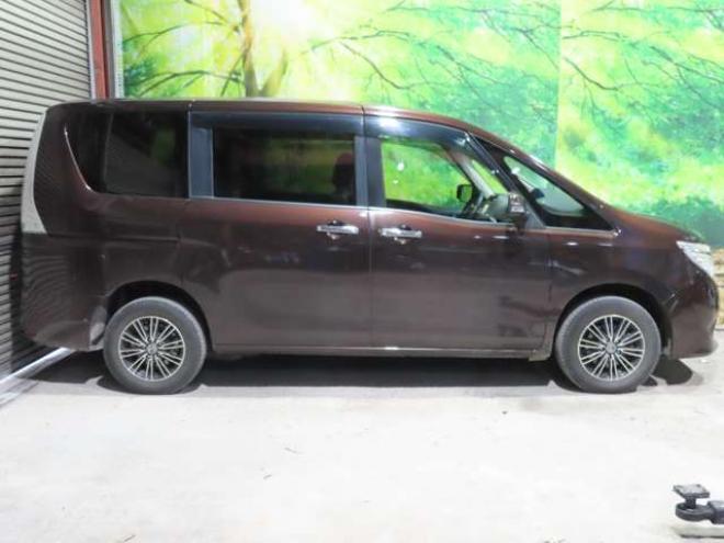 セレナ2.0 20X Vセレクション+Safety 4WD　4WDTVナビBカメ後席モニタETCエンスタ 2000