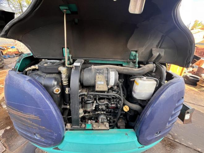 バックホーKOMATSU AVANCE PC３０R-８