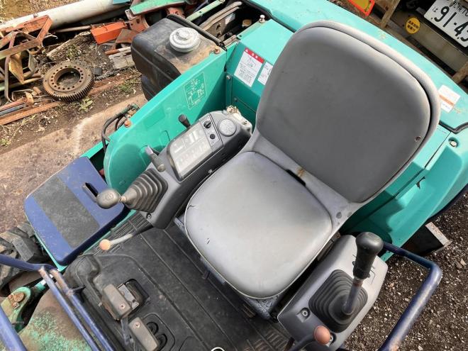 バックホーKOMATSU AVANCE PC３０R-８
