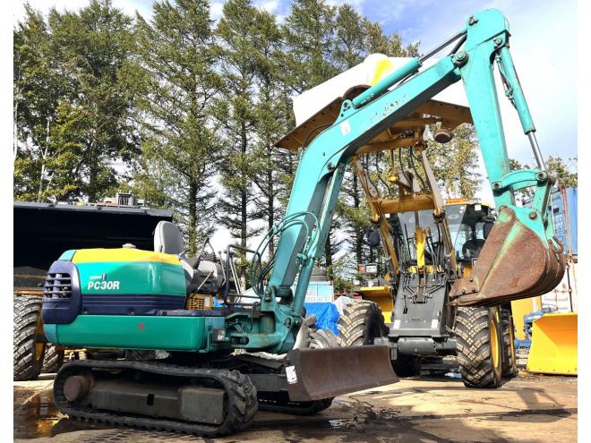 バックホーKOMATSU AVANCE PC３０R-８