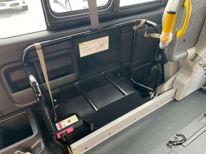 ハイエースバン2.8 ウェルキャブ Bタイプ ロング ディーゼルターボ 4WD　4WD　トヨタセーフティセンス付　オートステップ　リヤヒーター　リヤクーラー 福祉車両 2800