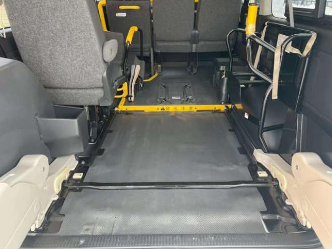 ハイエースバン2.8 ウェルキャブ Bタイプ ロング ディーゼルターボ 4WD　4WD　トヨタセーフティセンス付　オートステップ　リヤヒーター　リヤクーラー 福祉車両 2800