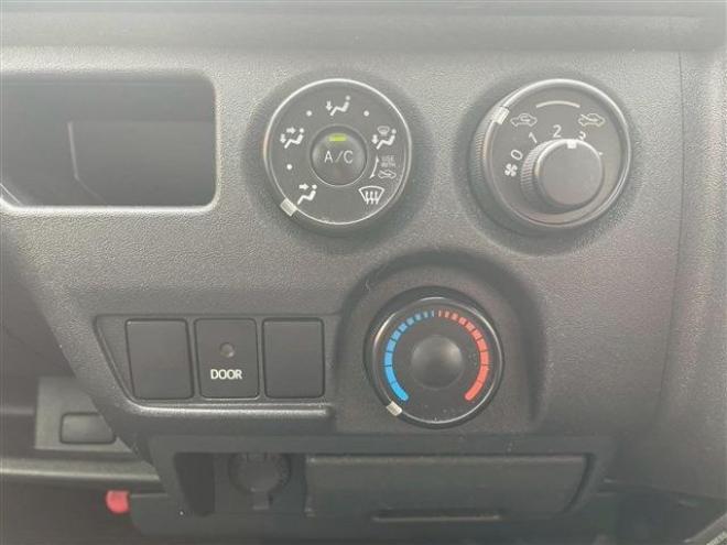 ハイエースバン2.8 中温強化冷凍バン ロング ディーゼルターボ 4WD　 2800