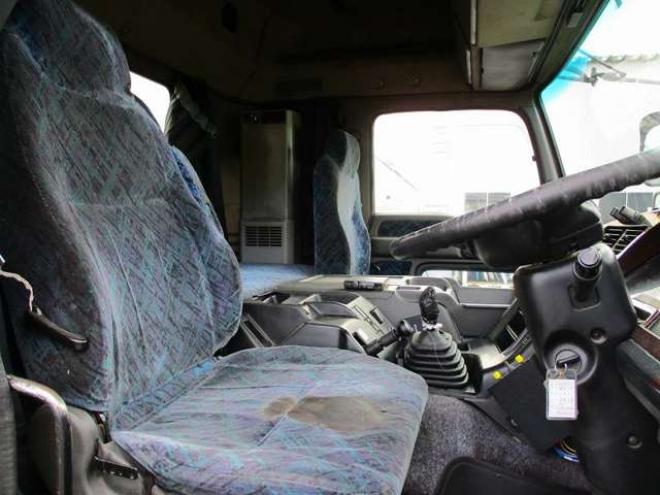 ギガ深ダンプ　PJ-CYY52V6　小平　 2WD 15680