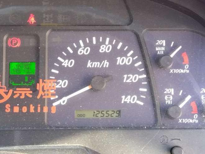 ギガ深ダンプ　PDG-CYH77W8 新明和工業　 2WD 9830