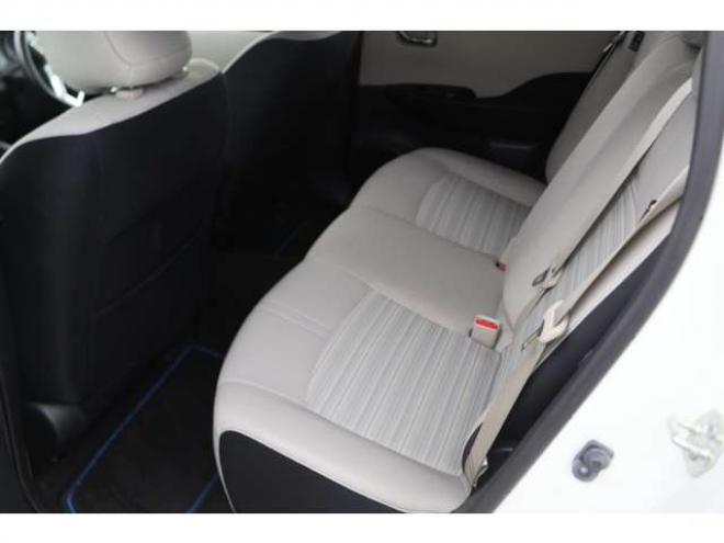 リーフX Vセレクション　検R8/11　プロパイロット　TV　ステアリングヒーター 2WD 不明