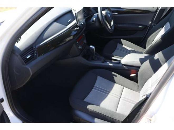 BMWX1 xドライブ 25i 4WD　検二年　シートヒーター　バックモニター 正規輸入車 3000